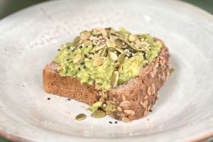 Toast à l’avocat (sans gluten) : idée de petit-déjeuner ou snack rapide